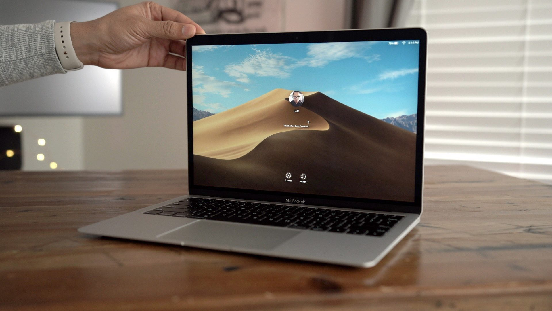 video for zoom in mac air